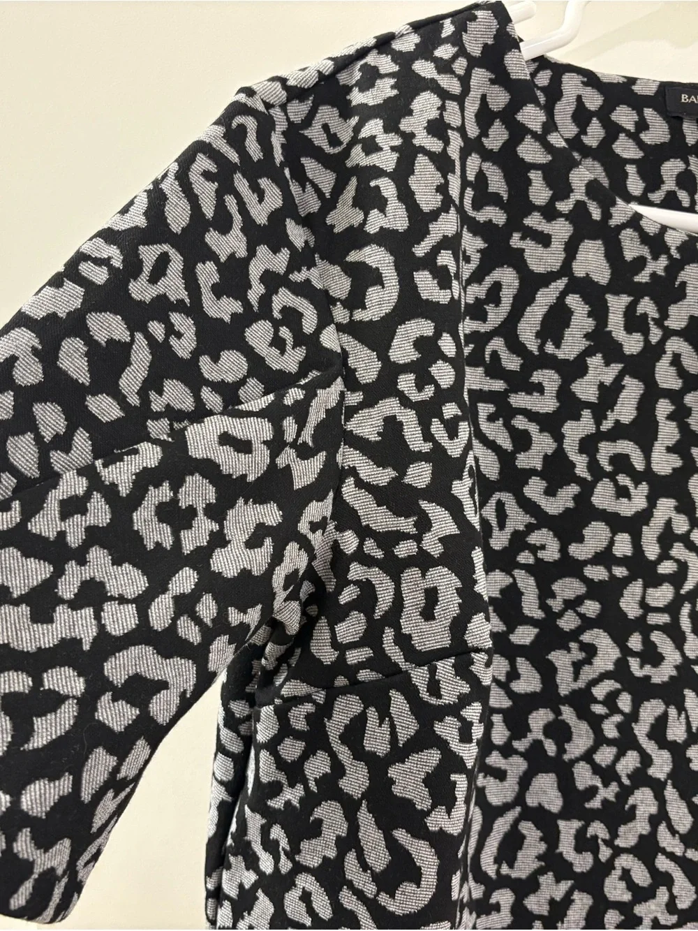 Banana Republic Black & Gray Leopard Print Puff Sleeve Top